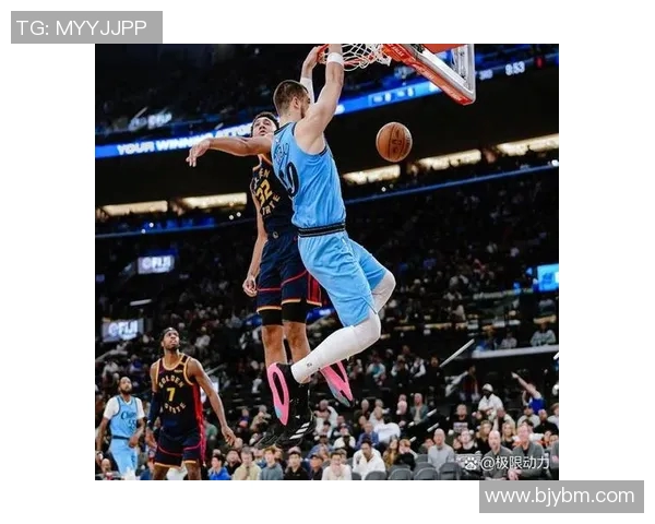 戴维斯在对阵开拓者的比赛中展现中投绝技引发球迷热议